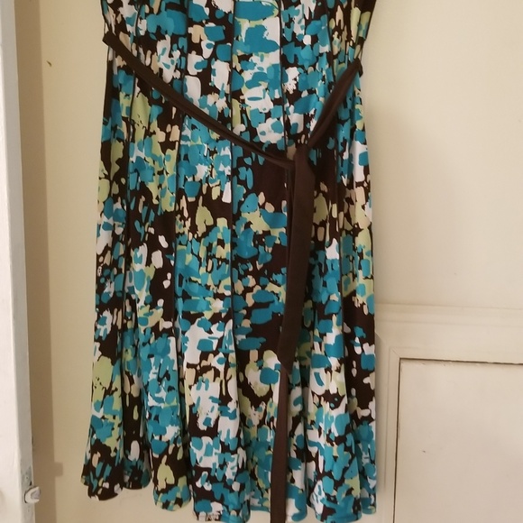 Dress - Picture 3 of 4